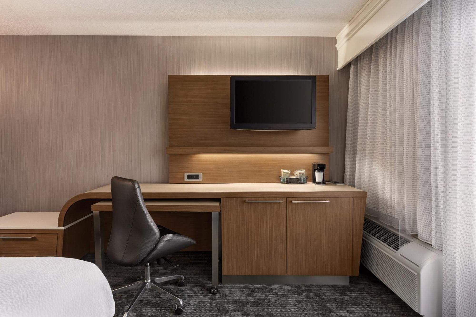 Courtyard By Marriott Topeka Exteriér fotografie